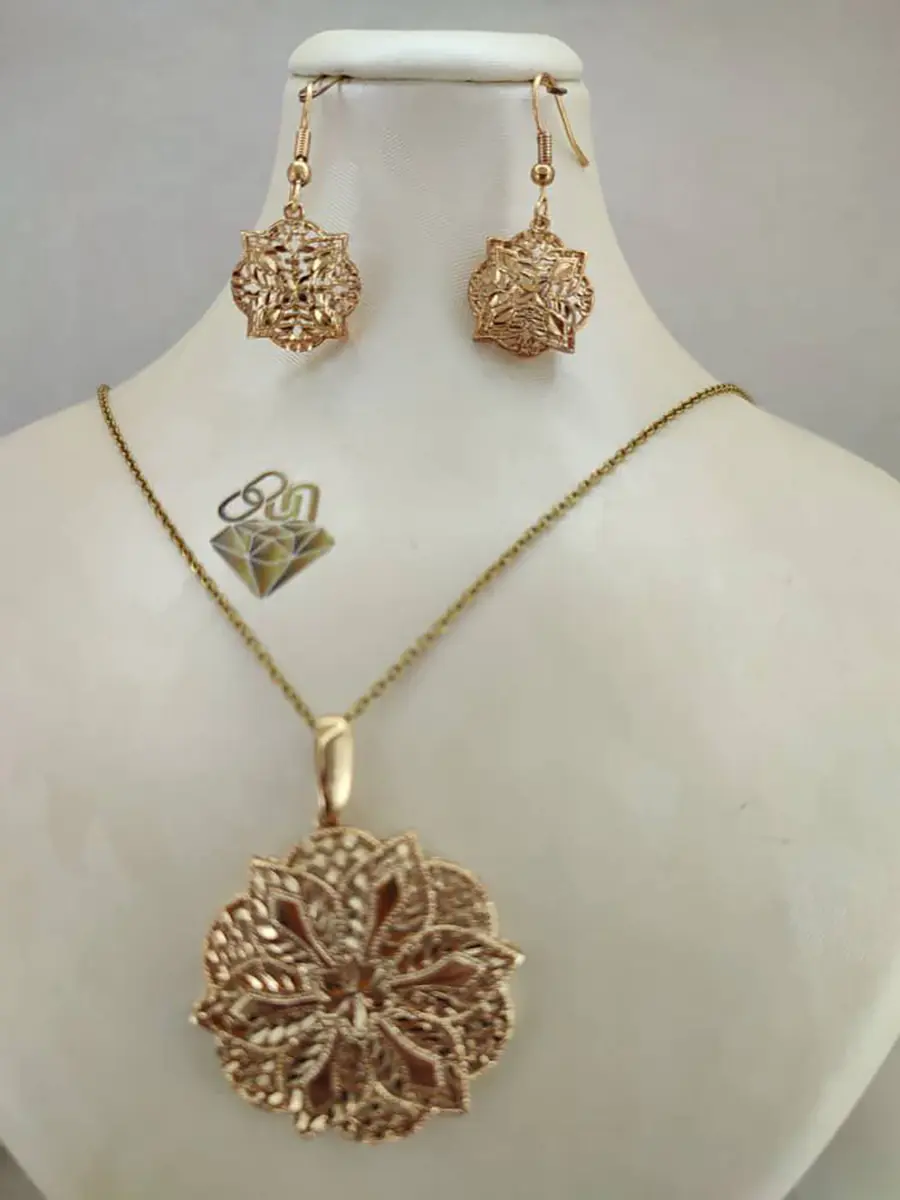 نیمست گل نیمست گل